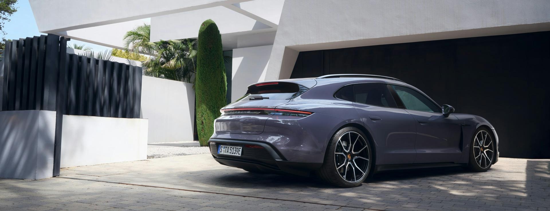 Skladové vozy Porsche Taycan